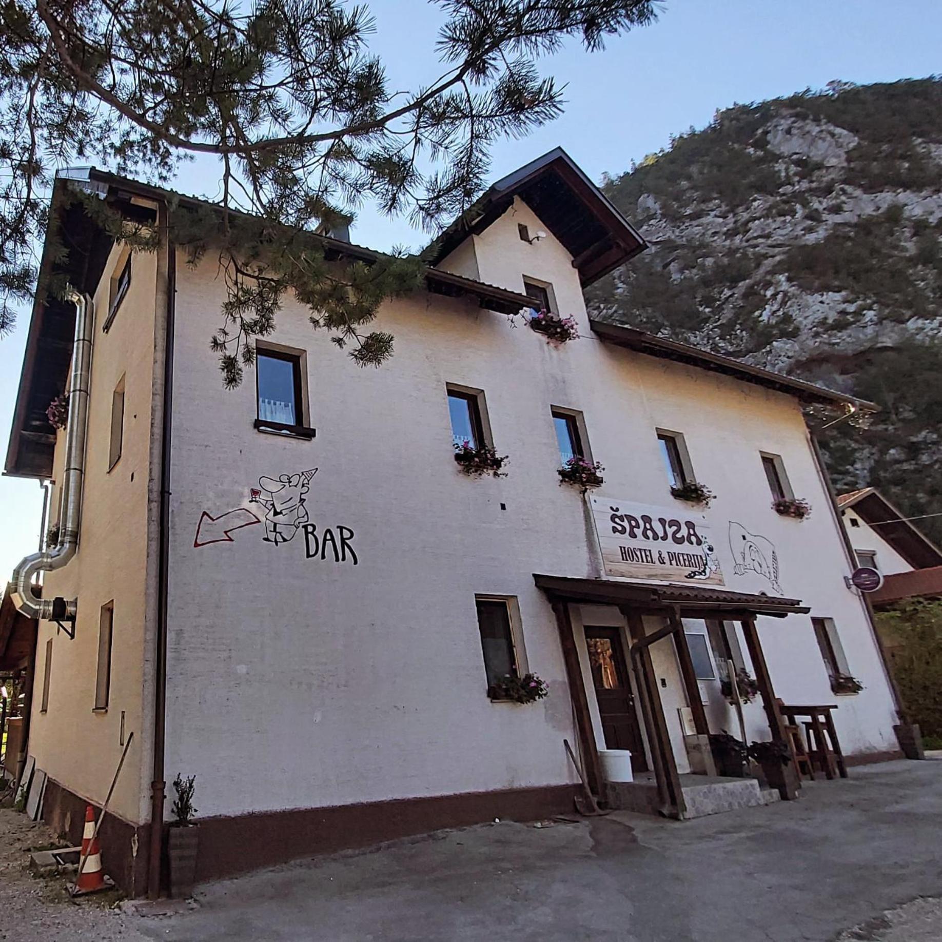 Hostel In Picerija Spajza Mojstrana Exteriér fotografie
